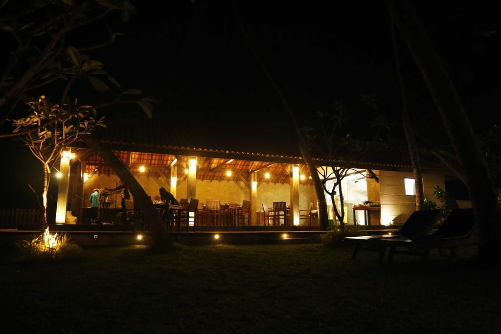 Blue Beach Hotel Wadduwa Εξωτερικό φωτογραφία